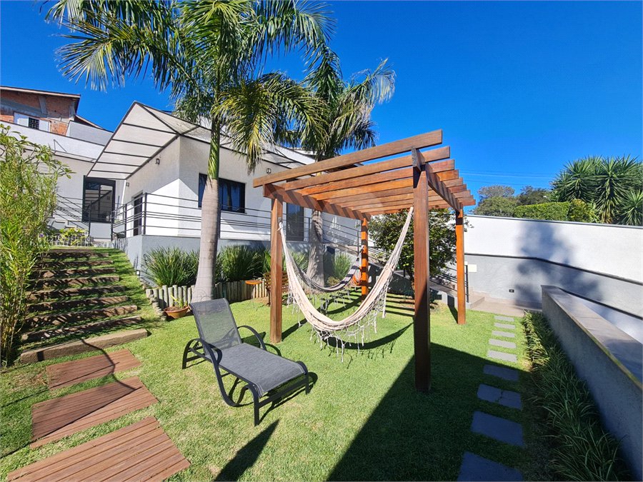 Casa com 4 dormitórios à venda, 214 m² por R$ 1.890.000 - Parque Arco Iris - Atibaia/SP