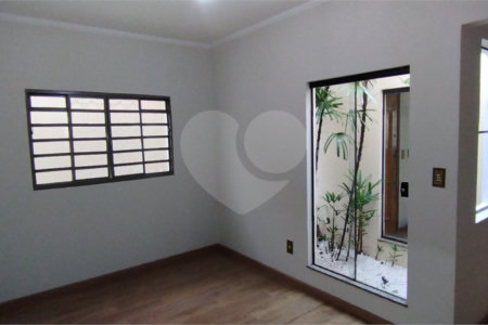 Casa térrea para venda no Planalto paraíso