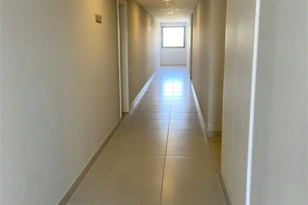 Procurando o espaço ideal para o seu negocio? Apresentamos esta excelente sala comercial de 56m² no Gran Metropolitan.