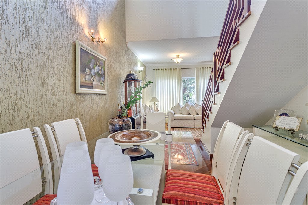 Casa à venda ou para alugar com 4 quartos, sendo 2 suítes, em Jardim Prudência, São Paulo, SP