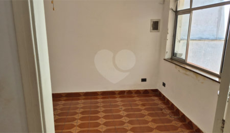 Casa à venda com 4 quartos, sendo 1 suíte,  em Bosque da Saúde, São Paulo, SP