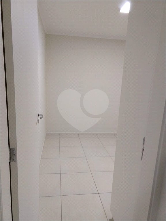 Apartamento no Condomínio Monte Olimpo.