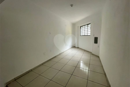 Casa comercio dispondo para venda ou locação no Centro,