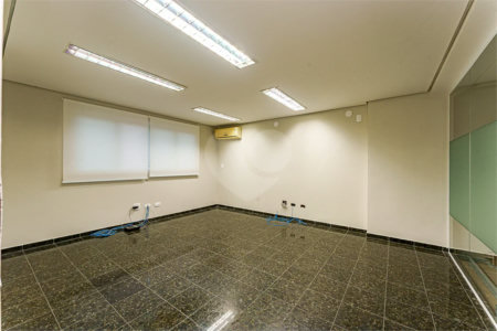 Prédio inteiro comercial á venda e locação na Vila Leopoldina.