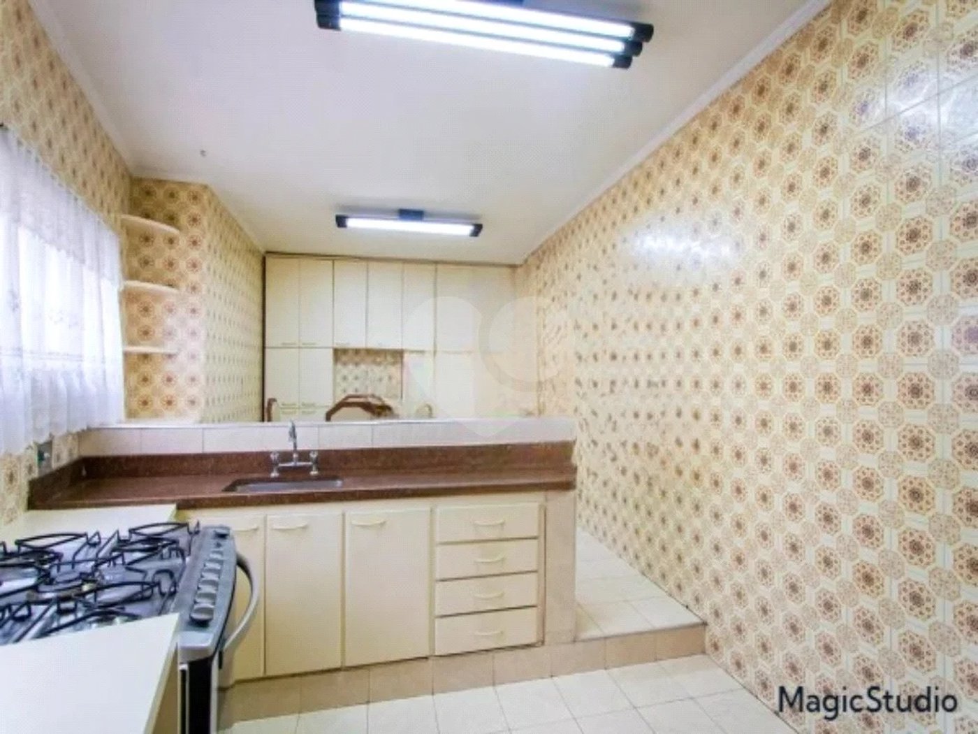 Casa com 360m² , 3 dormitórios , sendo 1 suíte , 4 vagas , disponível para venda ou locação , no centro de Santo André.