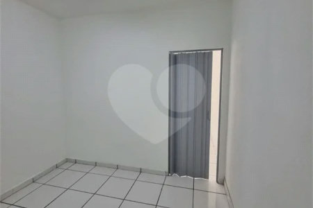Stúdio na Barra Funda à venda.