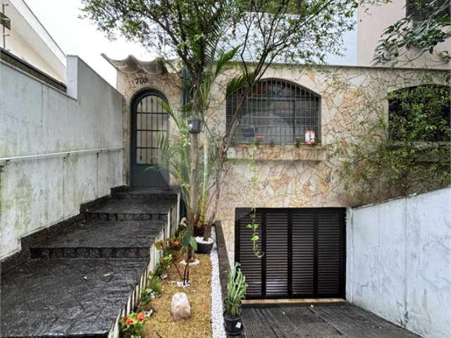 Sobrado à venda com 3 quartos, sendo 1 suíte,  em Saúde, São Paulo, SP