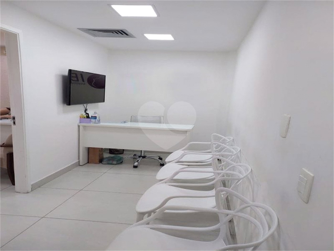 Salas comerciais ideal para clinica médica, escritório de advocacia e etc.