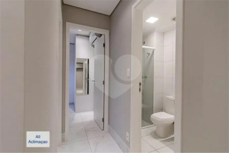 Apartamento à venda com 63,54 m² na Aclimação São Paulo SP