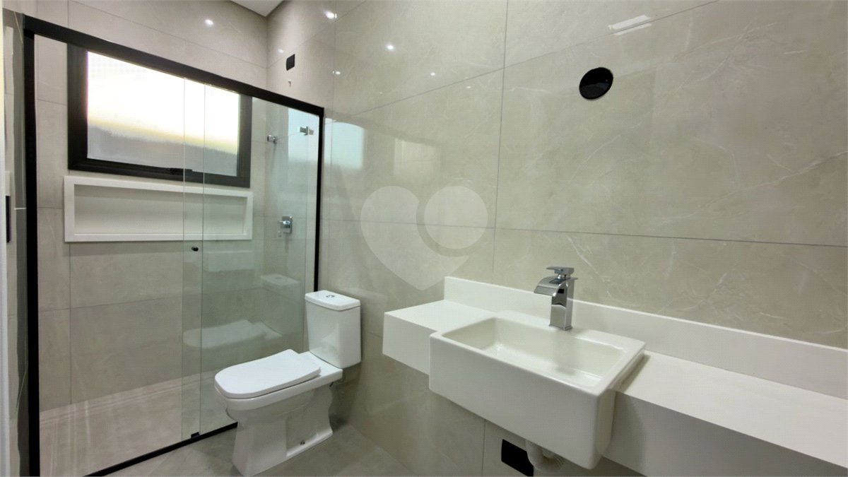 Casa térrea 3 dormitórios (3 suítes), espaço gourmet, piscina, 2 vagas garagem, condomínio fechado com ampla área lazer