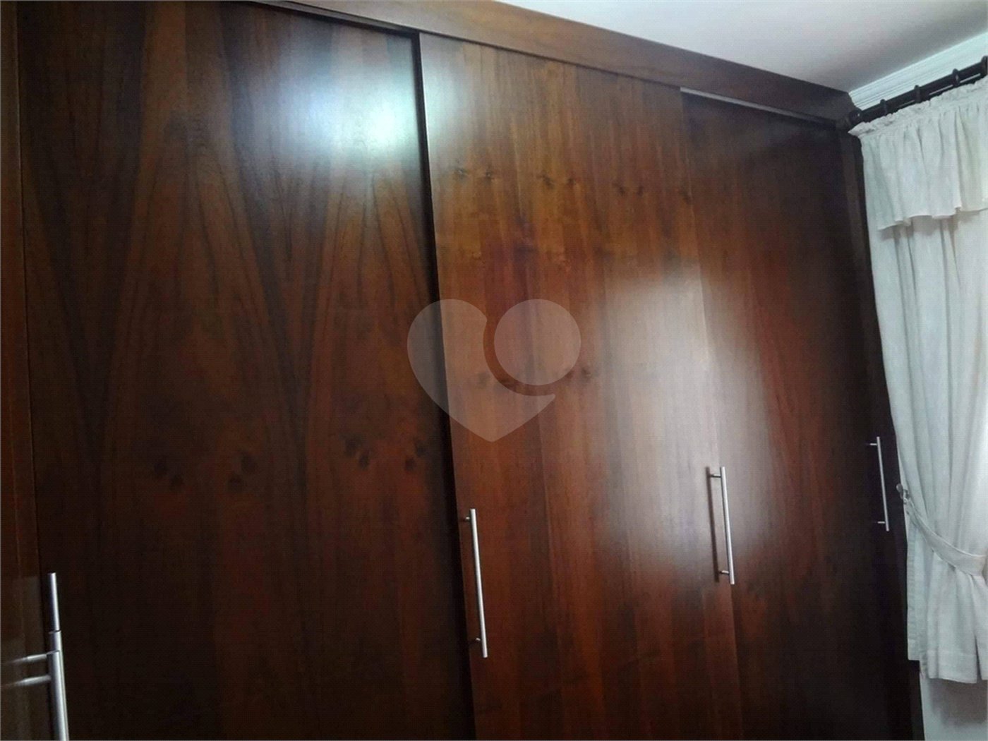 Apartamento no Condomínio Residencial Ipê I .