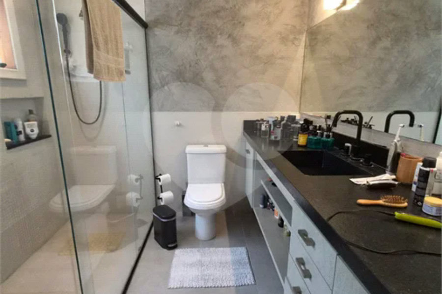 Casa em Condomínio de Alto Padrão no Suíça da Cantareira.