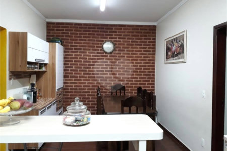 SOBRADO RESIDENCIAL EM EXCELENTE LOCALIZAÇÃO