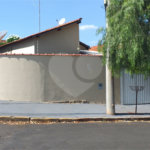 Casa térrea para venda, na cidade de Araraquara/SP.