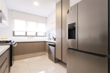 Apartamento à venda com 4 quartos, sendo 3 suítes, em Campo Belo, São Paulo, SP