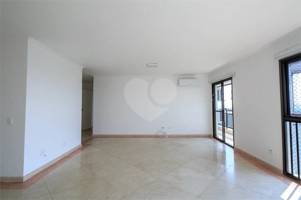 Apartamento locação Alto da Boa Vista próximo Jardim Marajoara.