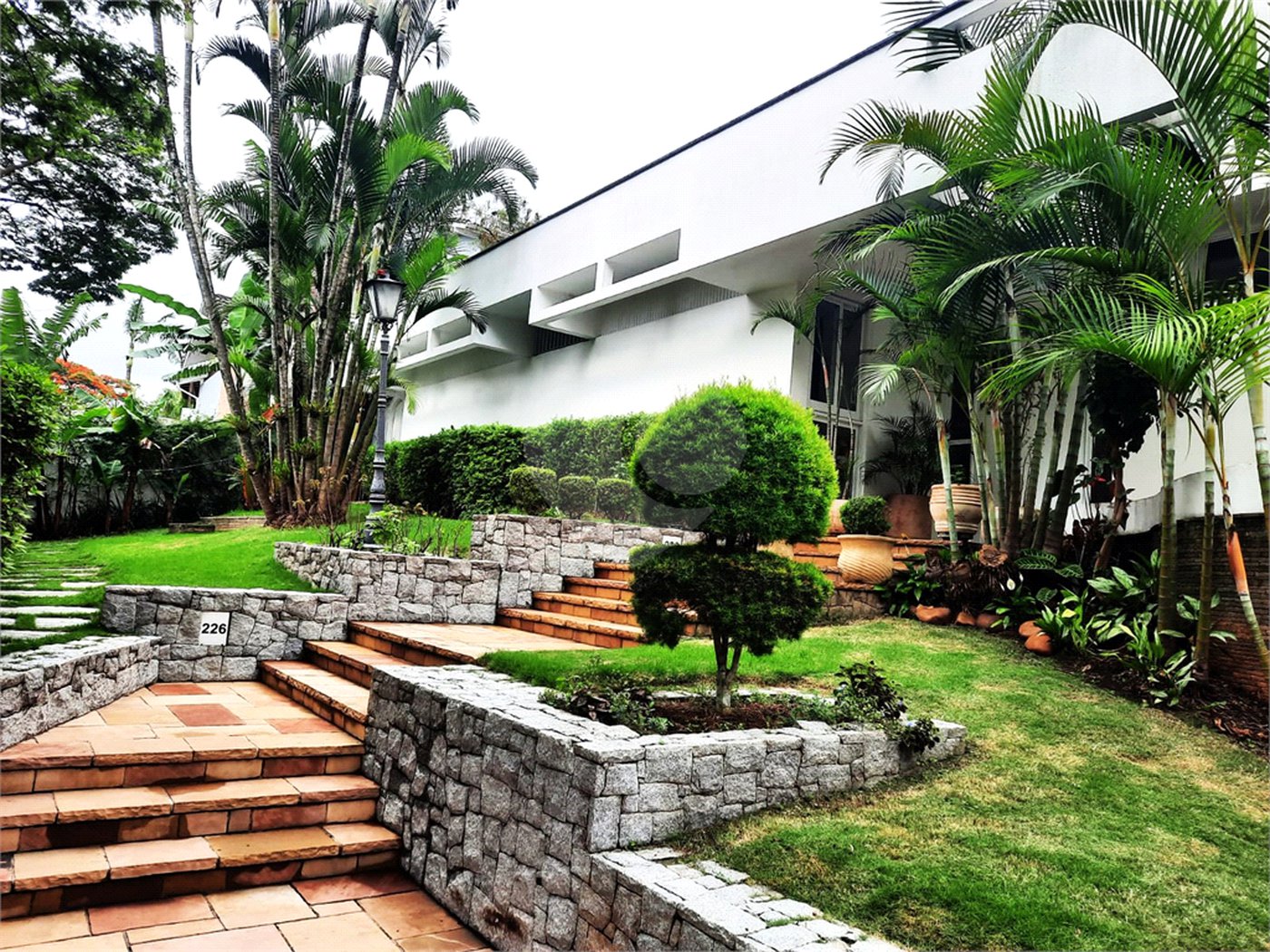 Casa para alugar com 4 quartos, sendo 2 suítes,  em Alto da Boa Vista, São Paulo, SP