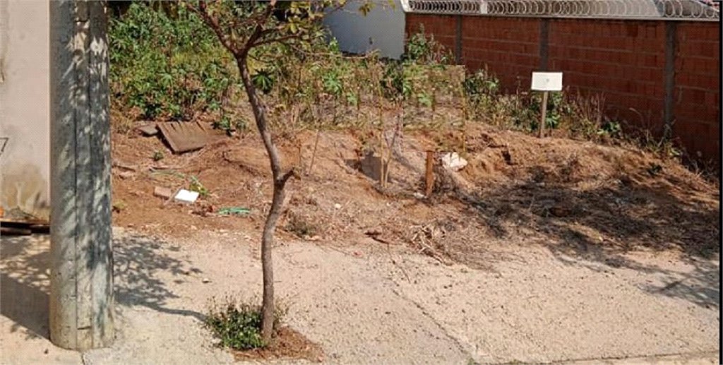 Terreno plano contendo 160,00 m² .