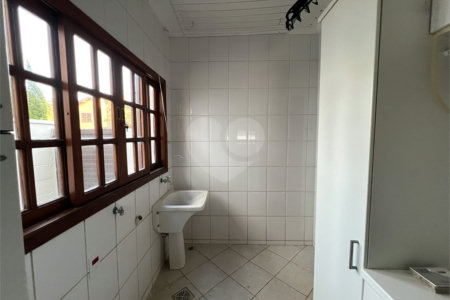 CASA COM 3 QUARTOS NO CONDOMÍNIO GRAND VILLE
