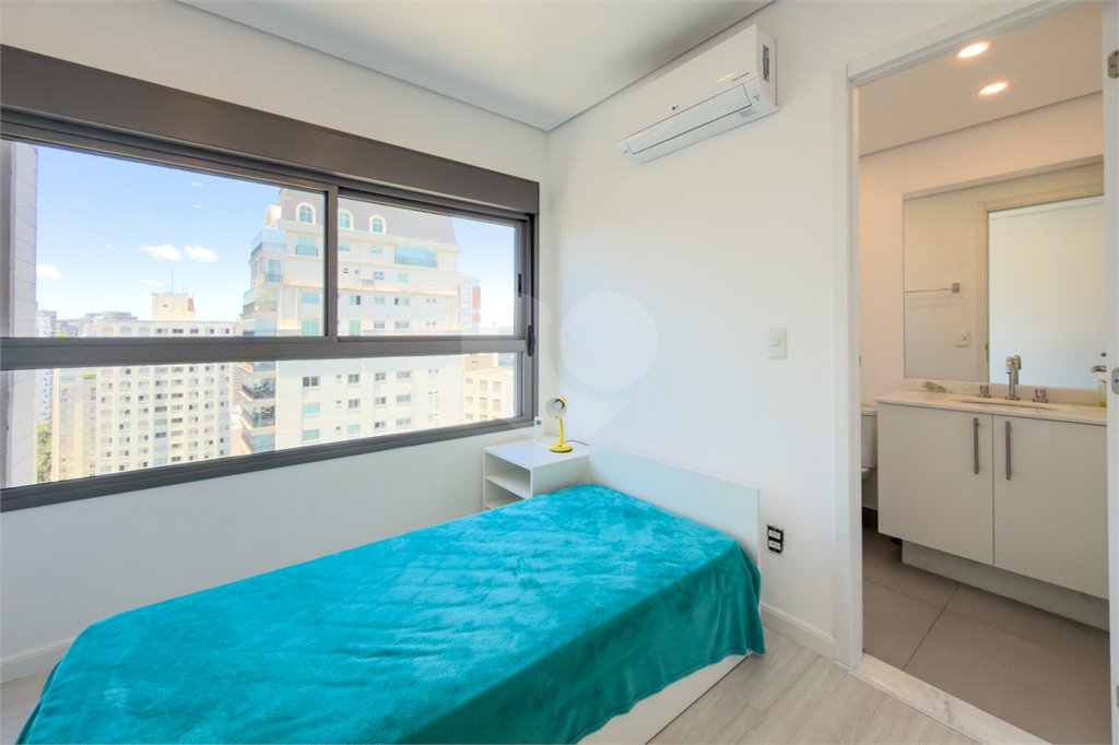 Apartamento de 03 dormitórios sendo 02 suítes com 02 vagas de garagem.
