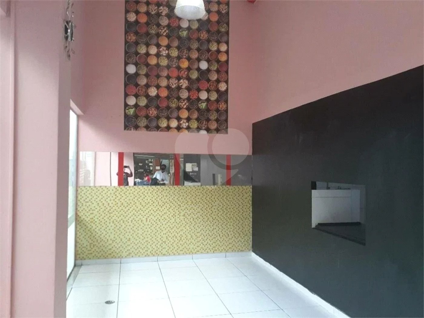 Imóvel térreo com mezanino, com 63,54 m² Edif. Lex Offices.