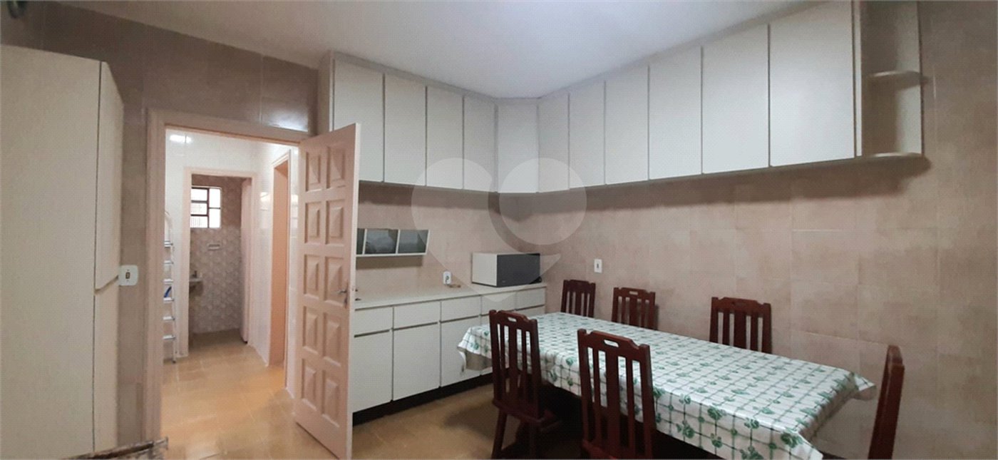 Sobrado amplo com 3 quartos, suíte e quintal para venda no Tremembé !!!