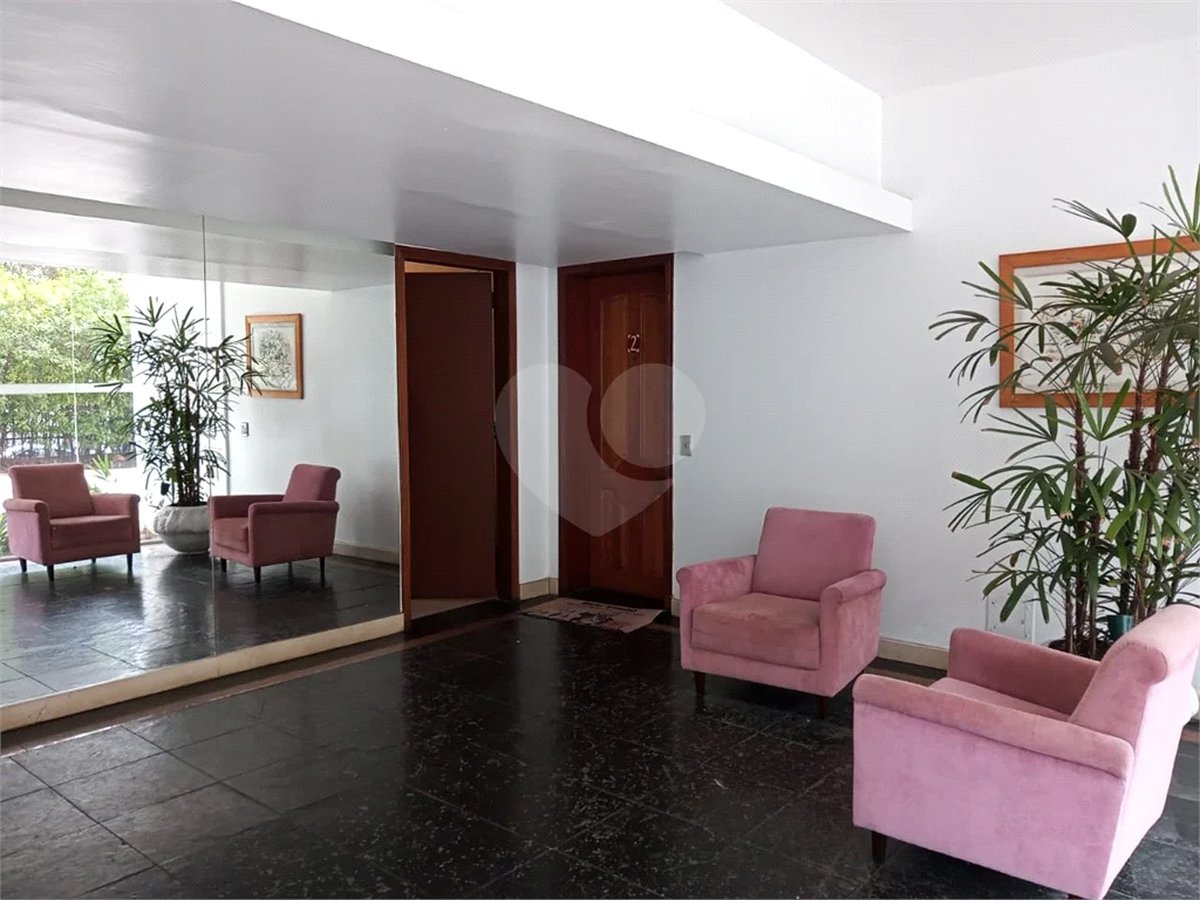 Apartamento à venda com 3 quartos, sendo 1 suíte, em Higienópolis, São Paulo, SP