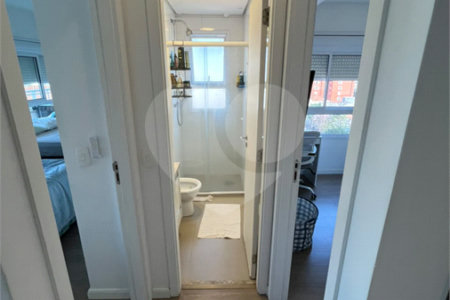 Apartamento com 2 dormitórios, 2 vagas e depósito privativo na Vila Mariana