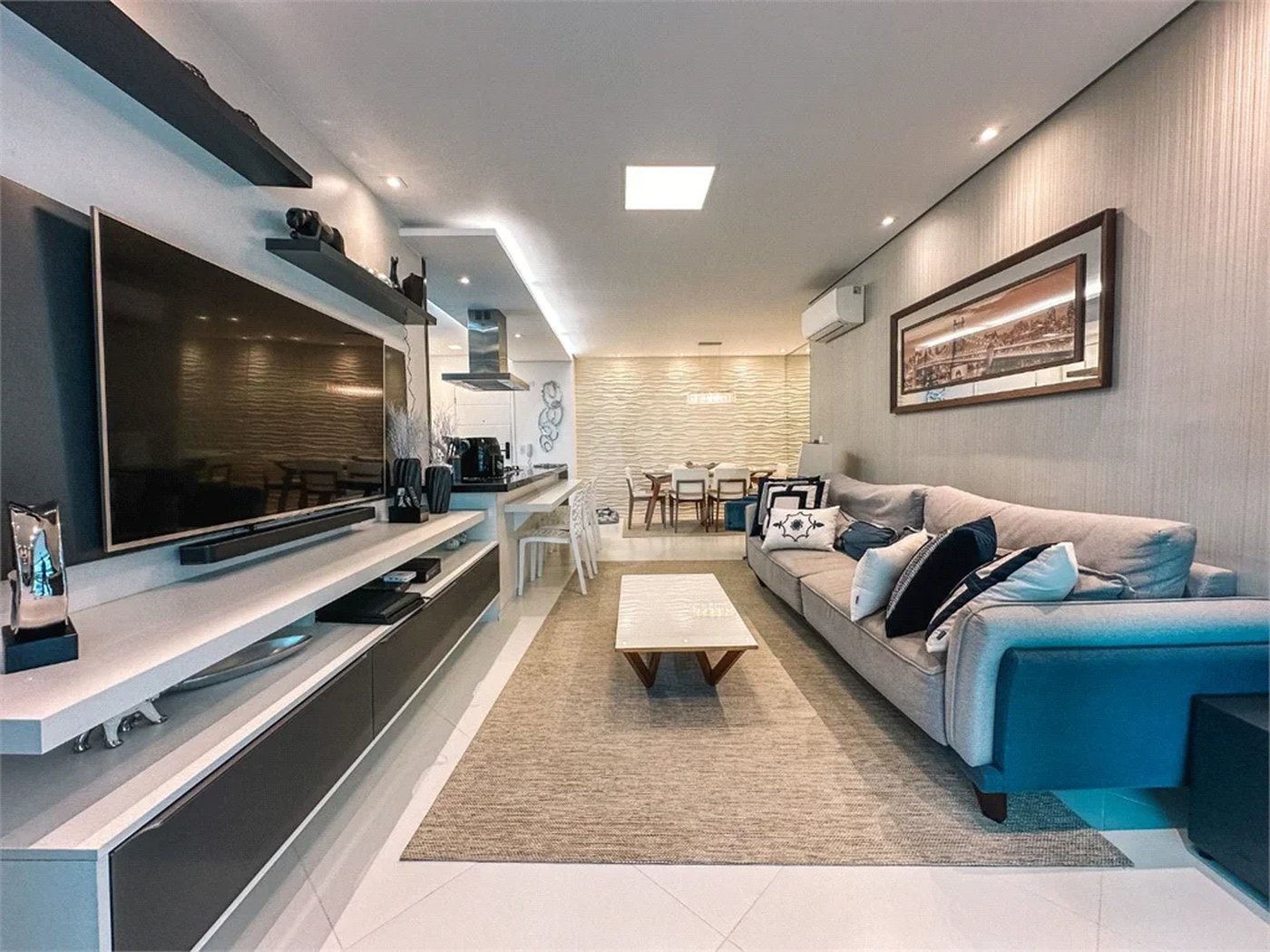 Apartamento à venda com 3 quartos, sendo 2 suítes,  em Riviera de São Lourenço, Bertioga, SP