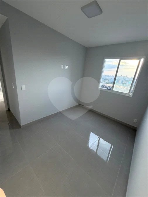 Apartamento à venda na Vila São João, próximo as Shopping Internacional de Guarulhos, com 43 m² com 2 dormitórios e 1 vaga de garagem