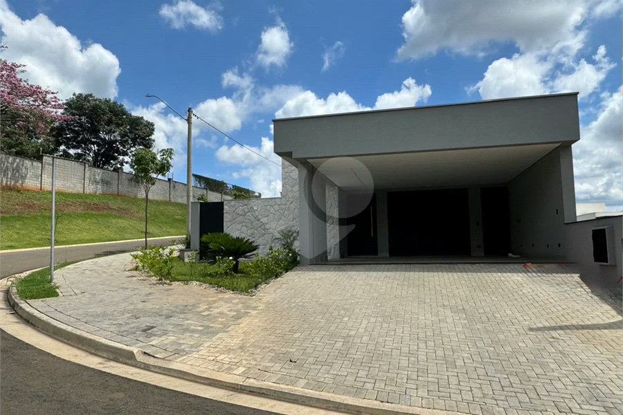 Casa térrea com 3 suítes á venda no Damha 2 de Piracicaba - SP.