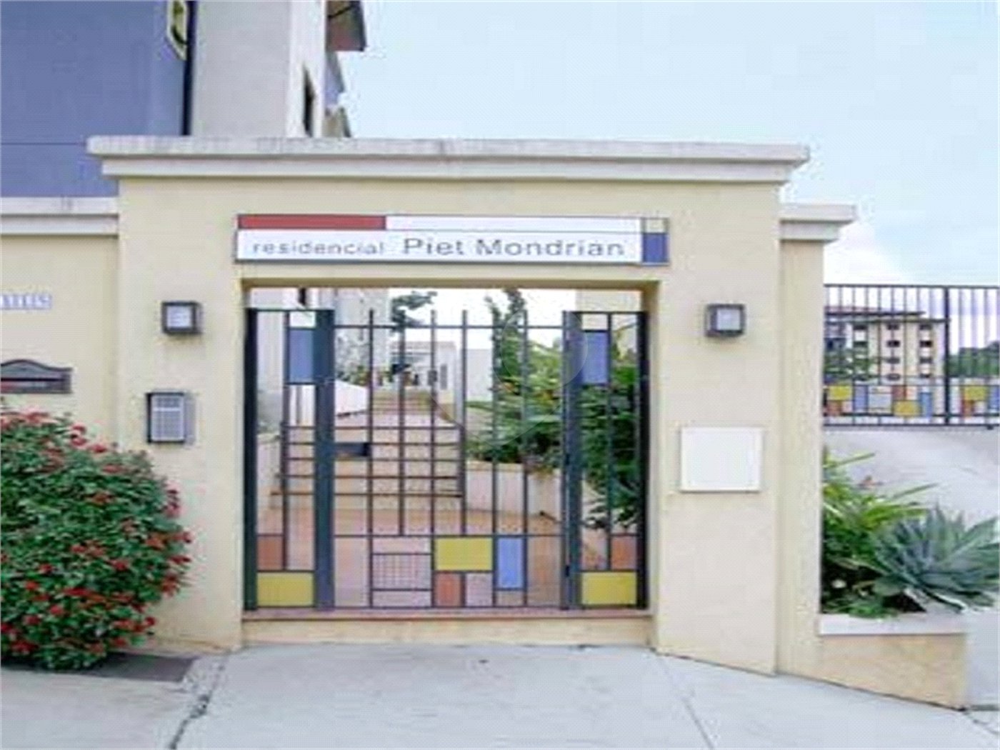 Apartamento no Condomínio Residencial Piet Mondrian.