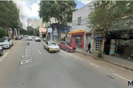 Sobrado comercial com 150m² , 7 salas , 3 banheiros , para locação na Bela Vista.