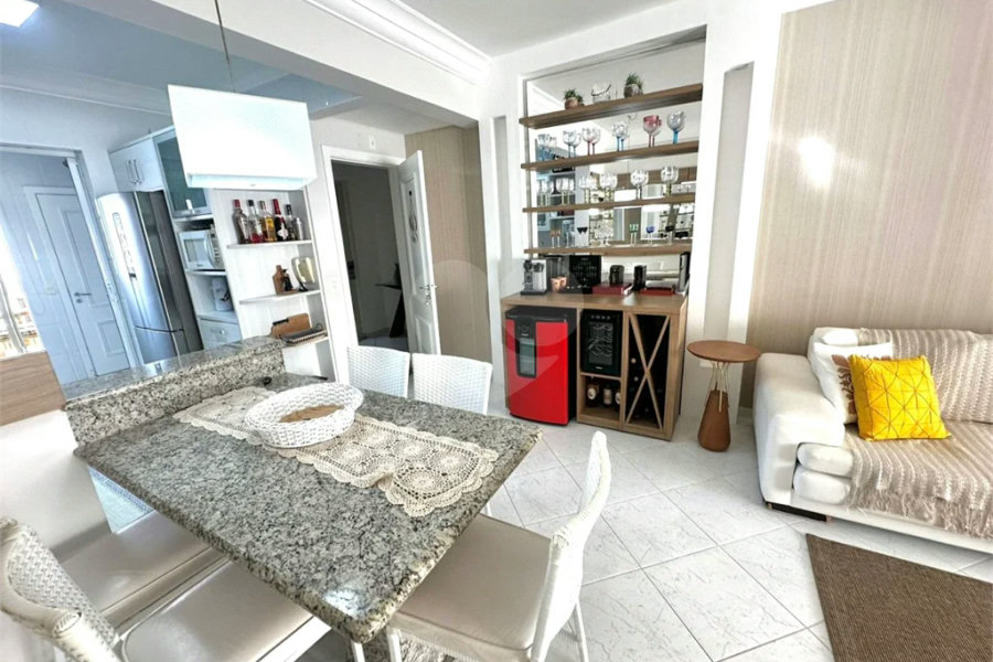 Apartamento à venda com 3 quartos, sendo 2 suítes,  em Riviera de São Lourenço, Bertioga, SP
