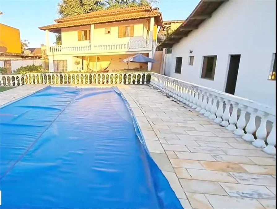 Belíssima casa com 04 dormitórios em Itanhaém