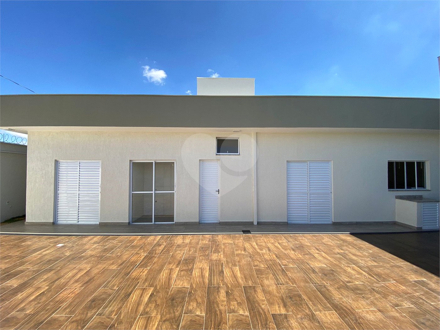 Casa térrea com piscina para venda no Residencial Arcoville