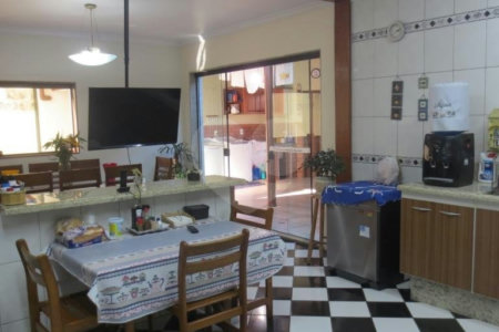 Excelente Sobrado à venda noCambuci c/338m2 - 4 Quartos/1 Suite/ 5 Vagas na garagem