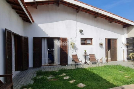 Casa à venda com 3 quartos, sendo 1 suíte, em Vila Santista, Atibaia, SP