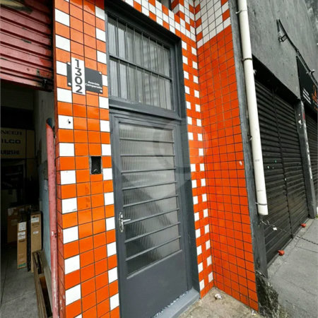 Galpão com 250m² , 4 vagas , para locação em Itaquera.