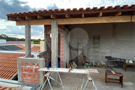 Casa Térrea com 2 dormitórios, sendo 1 suíte.