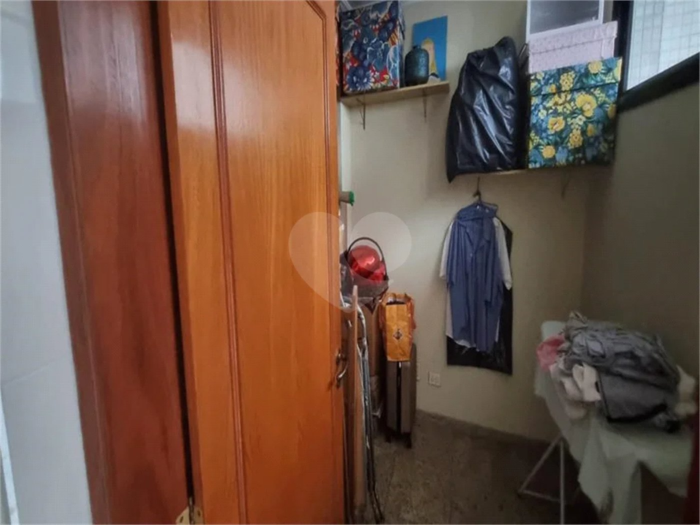 Sobrado à Venda na Aclimação - 150 m² - 2 Salas, 3 Dorms, 2 Vagas.