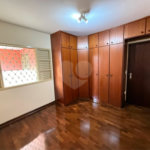 Excelente Casa de Esquina na Vila Monteiro – Oportunidade para Moradia ou Comércio