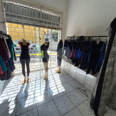 Salão comercial com 206,00 m² .