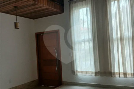 Casa para Locação no Condomínio Recanto dos Paturis em Vinhedo/SP