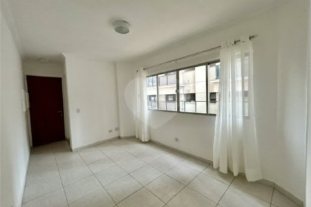 Apartamento Reformado com 1 dormitório, 1 vaga de garagem em Santa Cecília.