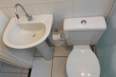 Apartamento no Condomínio Mont Royal.