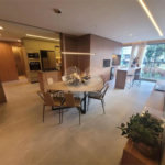 Apartamento na Mooca Vende de 4 dormitórios e 2 suítes ou com 3 suítes e sala ampliada, com área útil de 157,70 m², duas vagas de garagem.Condomínio Com lazer completo.Aceita e estuda Permuta.
