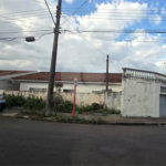 Casa térrea, 2 dormitórios com salão comercial Jd. Nova São Carlos