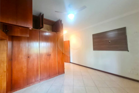 Casa à venda com 3 suítes em Interlagos, São Paulo, SP