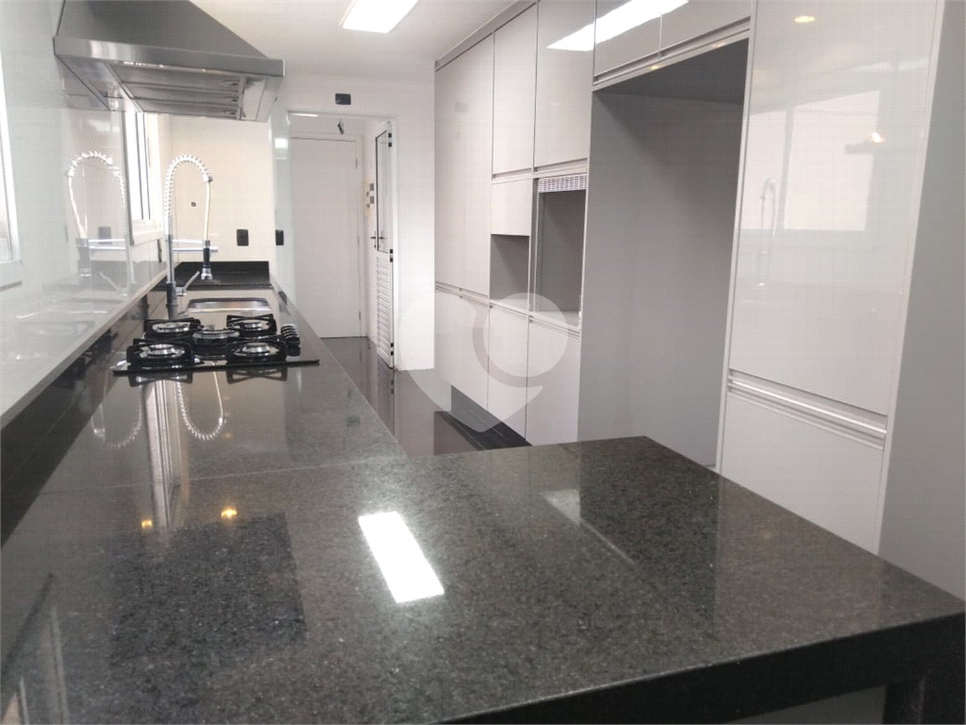 Apartamento 3 suítes, varanda gourmet, 3 vagas em Condomínio Clube na Mooca